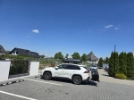 Czarny boks dachowy na Toyocie RAV4.jpg